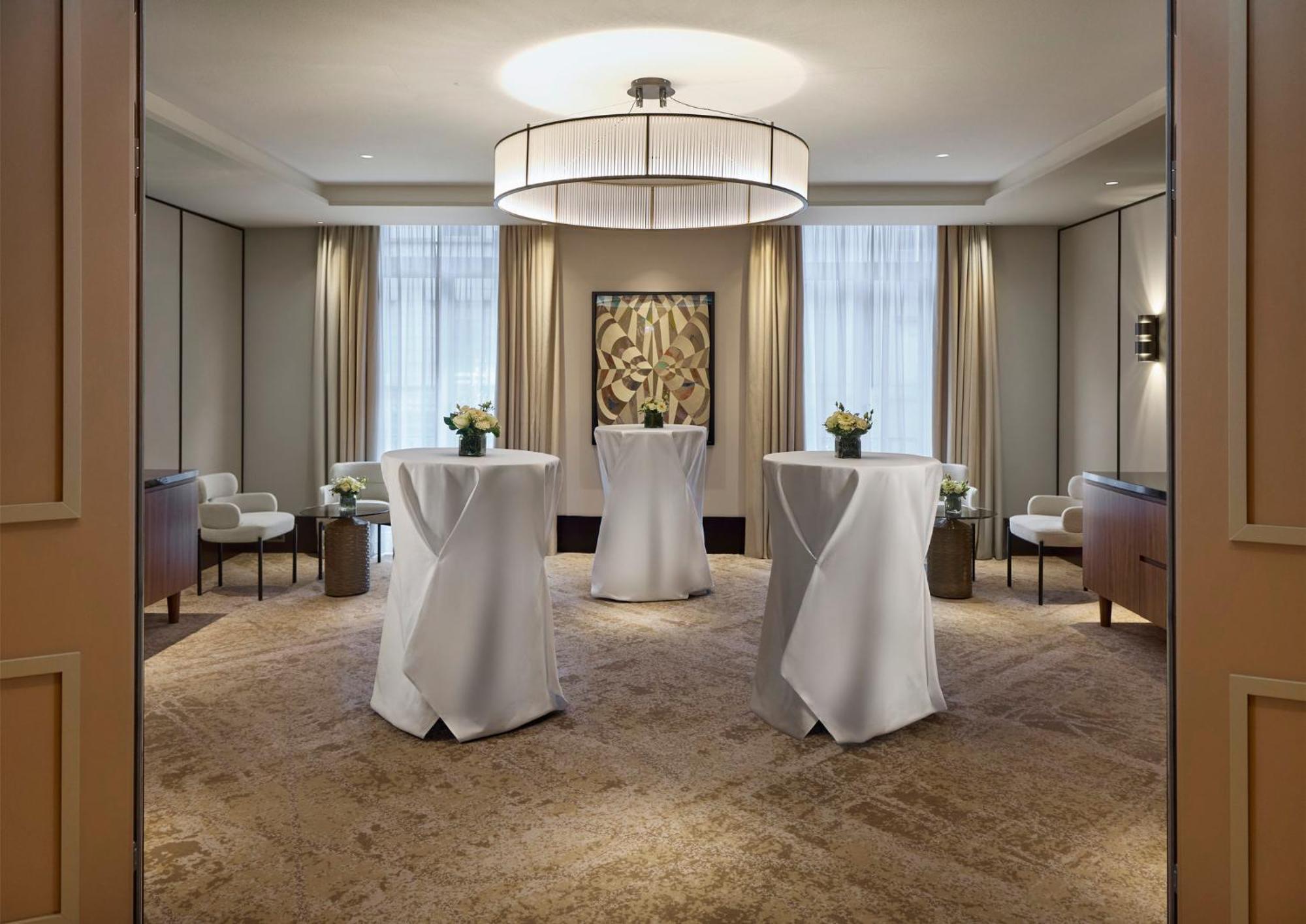 Mandarin Oriental Savoy, Zurich Hotel Exterior photo